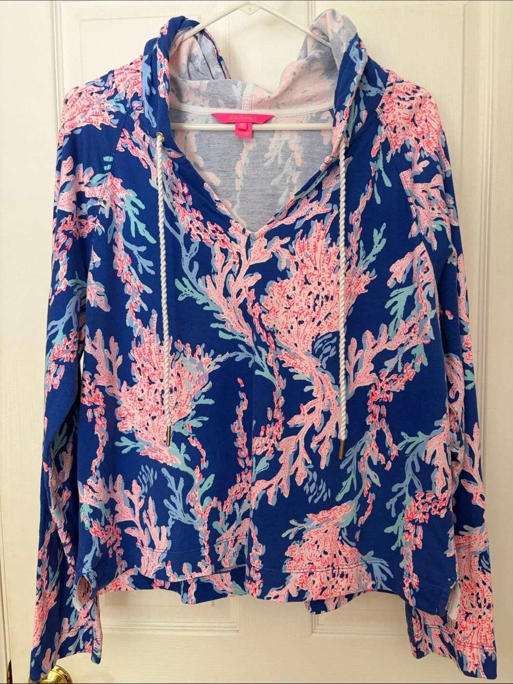 Lilly Pulitzer Hoodie in “ Swim On Over Borealis Blue” size Women’s XL - Picture 2 of 10